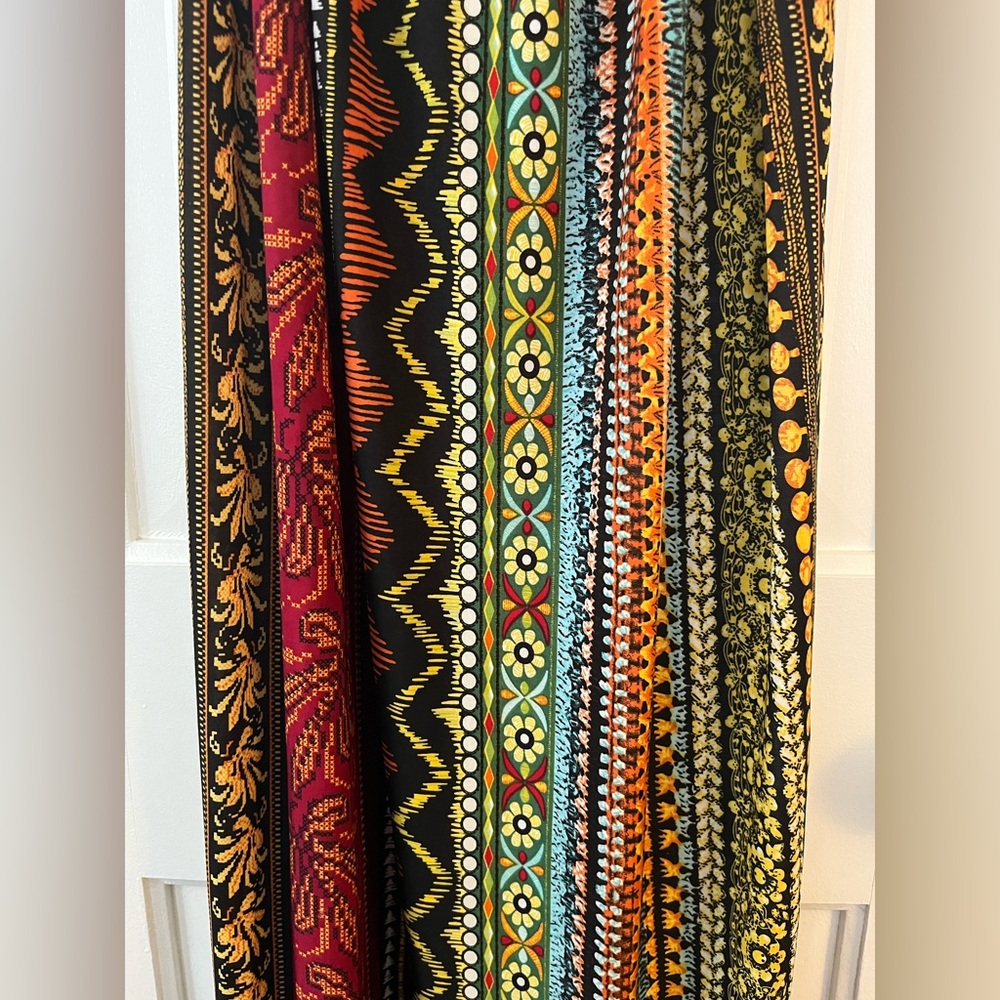 SEVEN ISLANDS Women’s Flowy, Vibrant color Maxi Dress w/ Tassel Belt. Size: (1X) - Picture 4 of 10